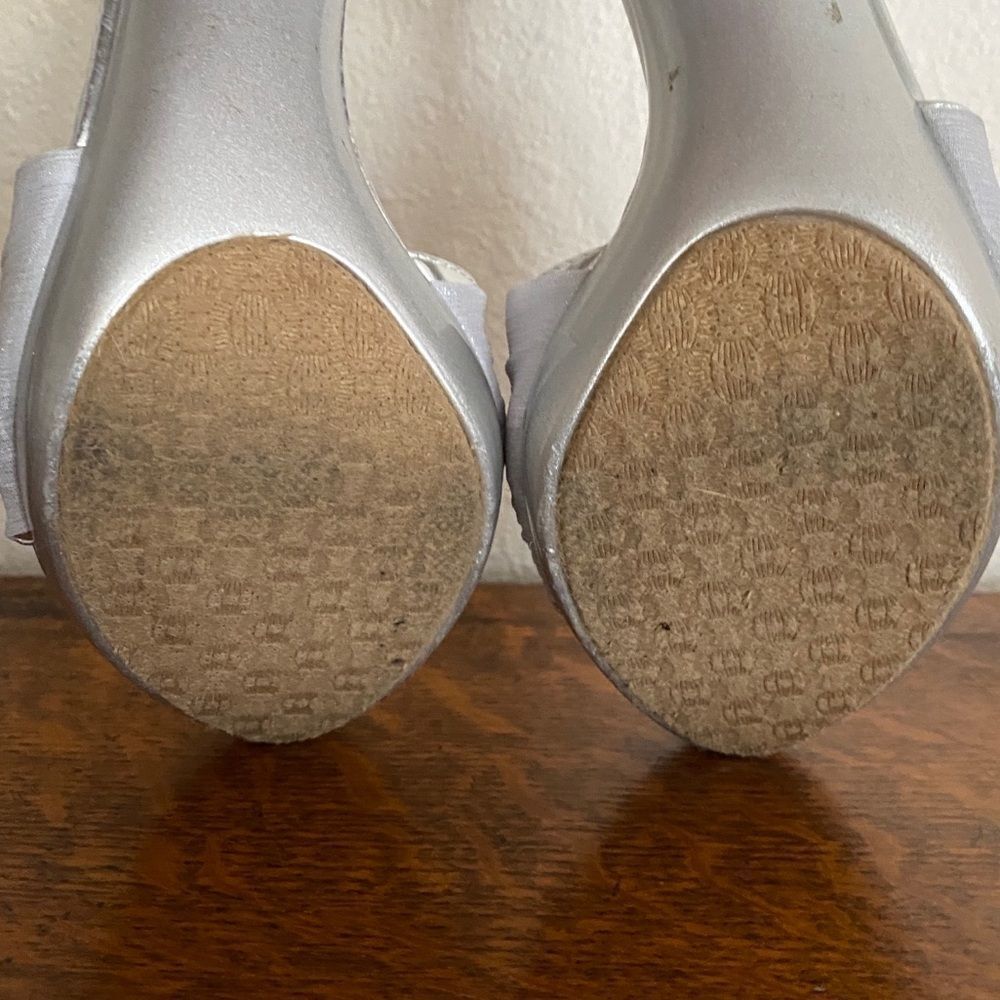 Blossom Collection Heels - Picture 4 of 8